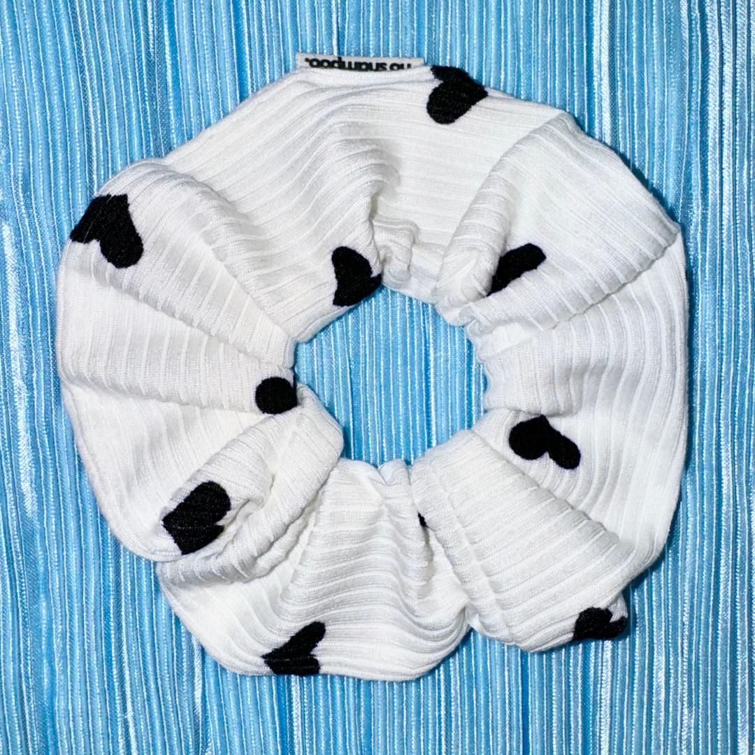Ribbed Knitted Hearts Scrunchie
