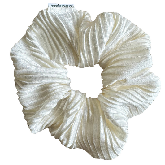 New Era Plissé Pearl Scrunchie